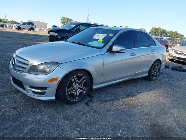 2012 Mercedes-benz C 300 Sport 4matic მანქანა იყიდება აუქციონზე, vin: WDDGF8BB4CR202226, აუქციონის ნომერი: 46097481