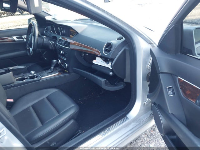 2012 Mercedes-benz C 300 Sport 4matic მანქანა იყიდება აუქციონზე, vin: WDDGF8BB4CR202226, აუქციონის ნომერი: 46097481