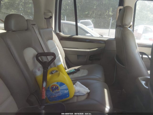 46097539 :رقم المزاد ، 1FMDU74W65UA58395 vin ، 2005 Ford Explorer Eddie Bauer مزاد بيع