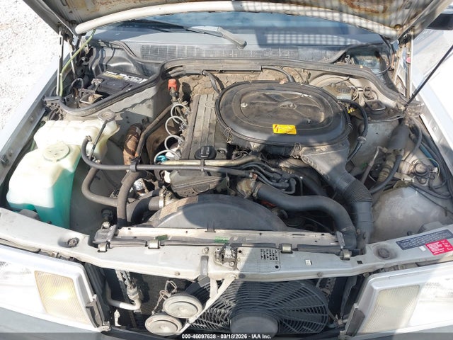 46097638 :رقم المزاد ، WDBDA24A3EA118458 vin ، 1984 Mercedes-benz 190 E 2.3 مزاد بيع