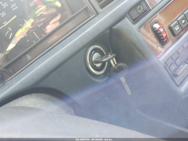 46097638 :رقم المزاد ، WDBDA24A3EA118458 vin ، 1984 Mercedes-benz 190 E 2.3 مزاد بيع