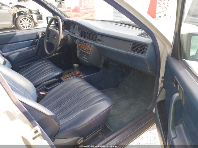 46097638 :رقم المزاد ، WDBDA24A3EA118458 vin ، 1984 Mercedes-benz 190 E 2.3 مزاد بيع