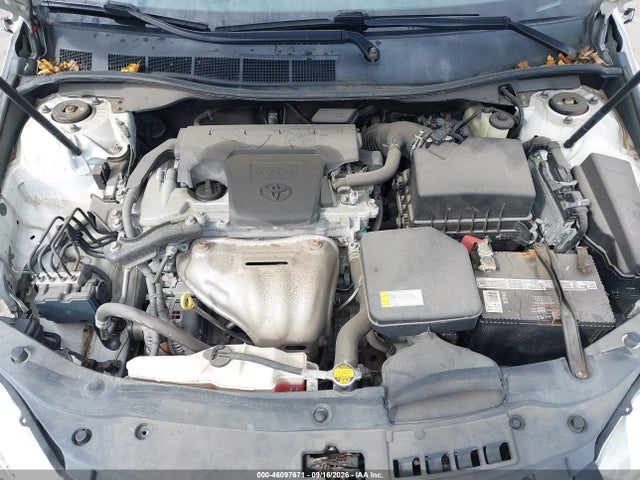 46097671 :رقم المزاد ، 4T4BF1FK3FR512005 vin ، 2015 Toyota Camry Le مزاد بيع