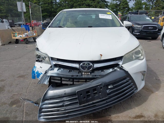 46097671 :رقم المزاد ، 4T4BF1FK3FR512005 vin ، 2015 Toyota Camry Le مزاد بيع