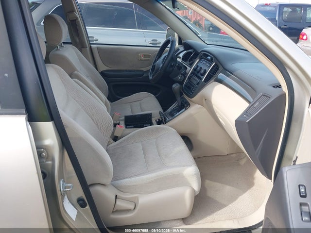 46097688 :رقم المزاد ، JTEHF21A920057347 vin ، 2002 Toyota Highlander V6 مزاد بيع