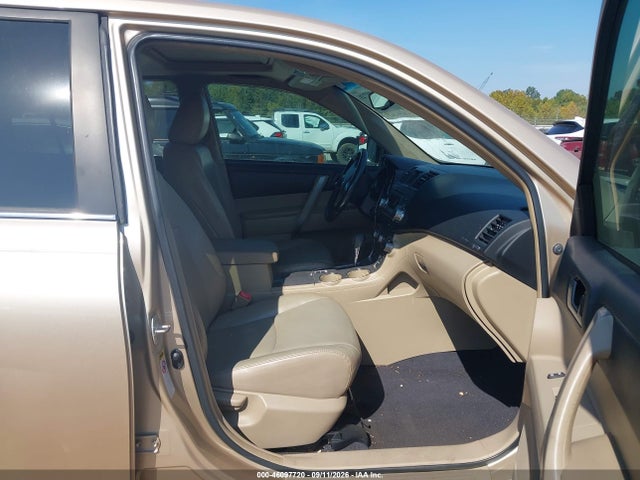46097720 :رقم المزاد ، 5TDZK3EH0CS088437 vin ، 2012 Toyota Highlander Se V6 مزاد بيع