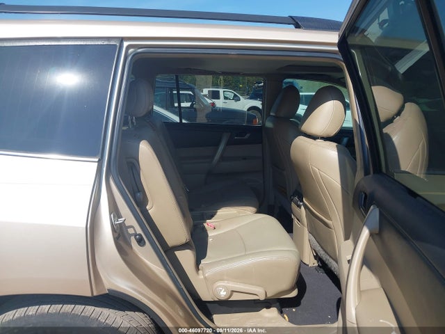 46097720 :رقم المزاد ، 5TDZK3EH0CS088437 vin ، 2012 Toyota Highlander Se V6 مزاد بيع