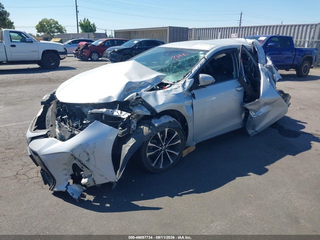 Toyota COROLLA SE 2018 2T1BURHE4JC032703 Image 2