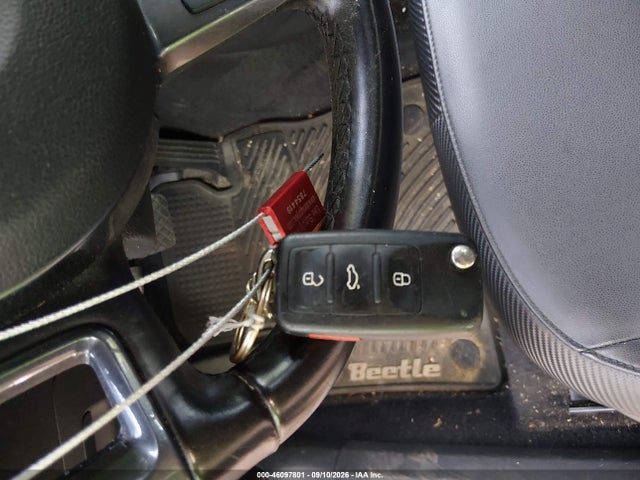 46097801 :رقم المزاد ، 3VWJD7AT5JM726779 vin ، 2018 Volkswagen Beetle 2.0t Se مزاد بيع