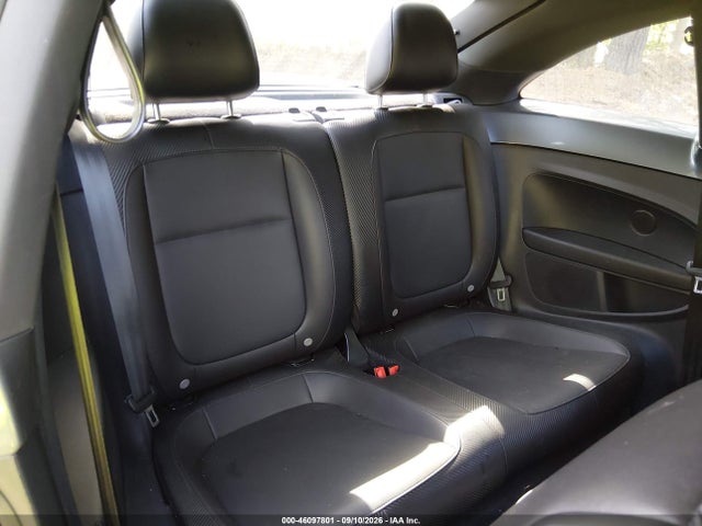 46097801 :رقم المزاد ، 3VWJD7AT5JM726779 vin ، 2018 Volkswagen Beetle 2.0t Se مزاد بيع
