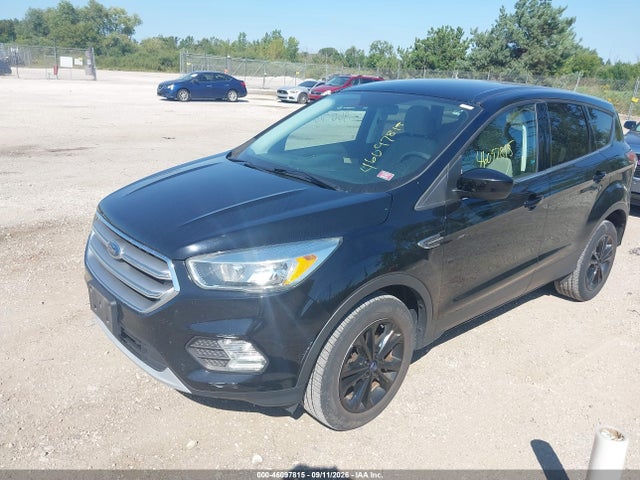 46097815 :رقم المزاد ، 1FMCU9GD5HUB05759 vin ، 2017 Ford Escape Se مزاد بيع