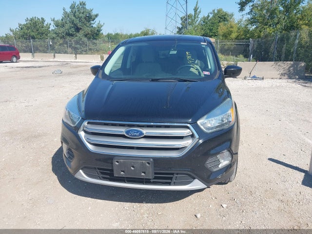 46097815 :رقم المزاد ، 1FMCU9GD5HUB05759 vin ، 2017 Ford Escape Se مزاد بيع