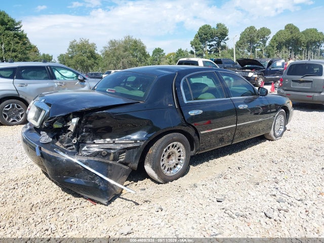 Продаж на аукціоні авто 2002 Lincoln Town Car Cartier, vin: 1LNHM83W12Y667908, номер лоту: 46097838