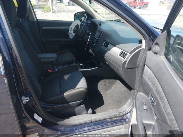 Продажа на аукционе авто 2017 Mitsubishi Outlander Es, vin: JA4AD2A3XHZ030041, номер лота: 46097840