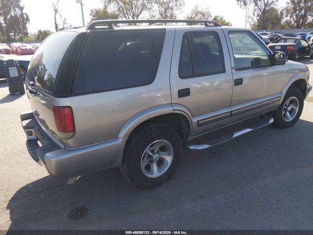 46098132 :رقم المزاد ، 1GNCS13W412163258 vin ، 2001 Chevrolet Blazer Ls مزاد بيع