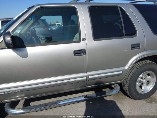 46098132 :رقم المزاد ، 1GNCS13W412163258 vin ، 2001 Chevrolet Blazer Ls مزاد بيع