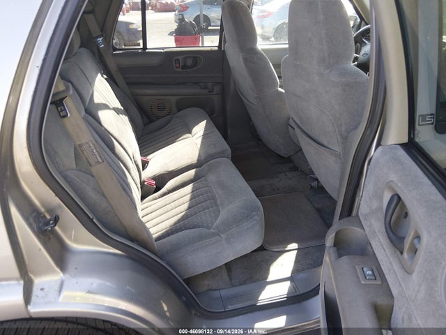 46098132 :رقم المزاد ، 1GNCS13W412163258 vin ، 2001 Chevrolet Blazer Ls مزاد بيع