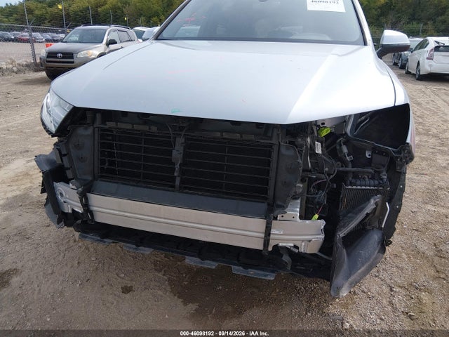 2017 Audi Q7 3.0t Premium მანქანა იყიდება აუქციონზე, vin: WA1LAAF78HD018586, აუქციონის ნომერი: 46098192