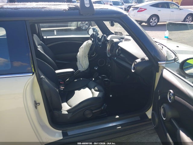Продаж на аукціоні авто 2012 Mini Cooper S, vin: WMWSV3C57CTY29134, номер лоту: 46098198