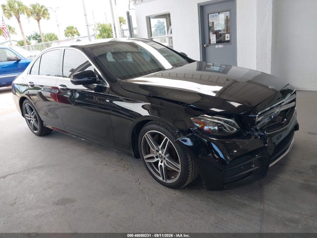 46098231 :رقم المزاد ، WDDZF8DB7LA752301 vin ، 2020 Mercedes-benz E 350 مزاد بيع