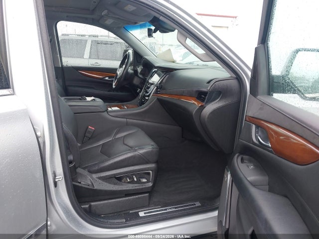 2018 Cadillac Escalade Esv Luxury მანქანა იყიდება აუქციონზე, vin: 1GYS4HKJ1JR190500, აუქციონის ნომერი: 46098444