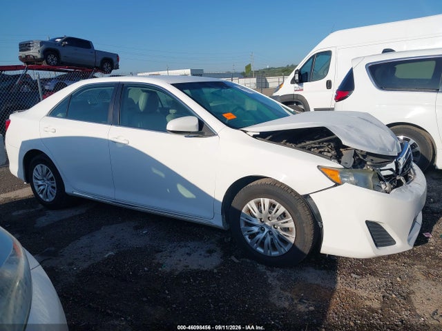 2013 Toyota Camry Le მანქანა იყიდება აუქციონზე, vin: 4T4BF1FK1DR334608, აუქციონის ნომერი: 46098456