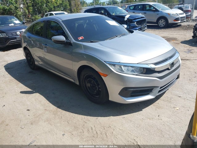 46098509 :رقم المزاد ، 19XFC2F55HE229311 vin ، 2017 Honda Civic Lx مزاد بيع