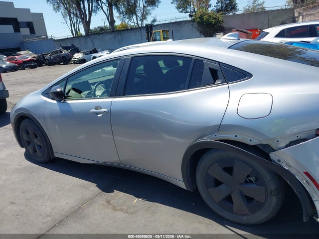 Toyota Prius Le 2024 JTDACAAU0R3032347 Image 14