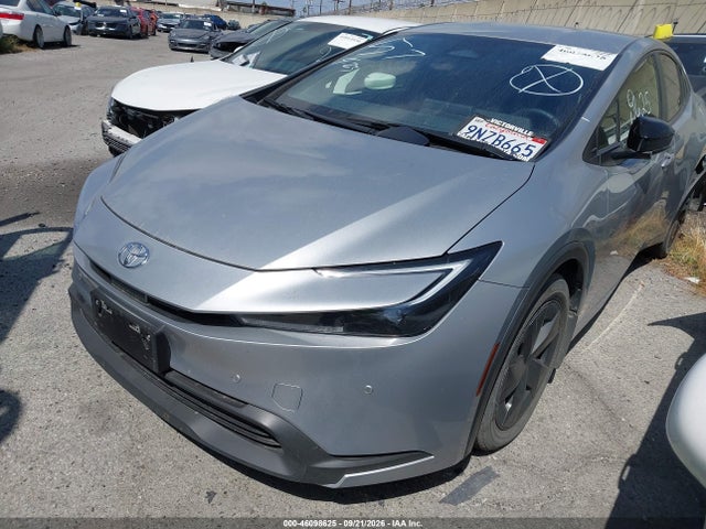 Toyota Prius Le 2024 JTDACAAU0R3032347 Image 2