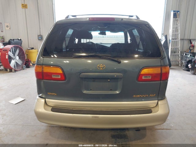 Продажа на аукционе авто 2000 Toyota Sienna Xle, vin: 4T3ZF13C5YU270625, номер лота: 46098635