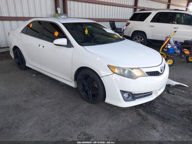 46098645 :رقم المزاد ، 4T1BF1FK1CU573505 vin ، 2012 Toyota Camry Se مزاد بيع