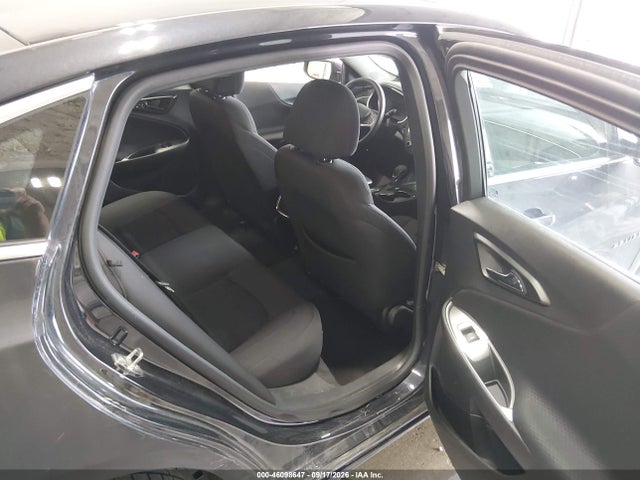 1G1ZD5ST2PF240747 Chevrolet Malibu Fwd 1lt