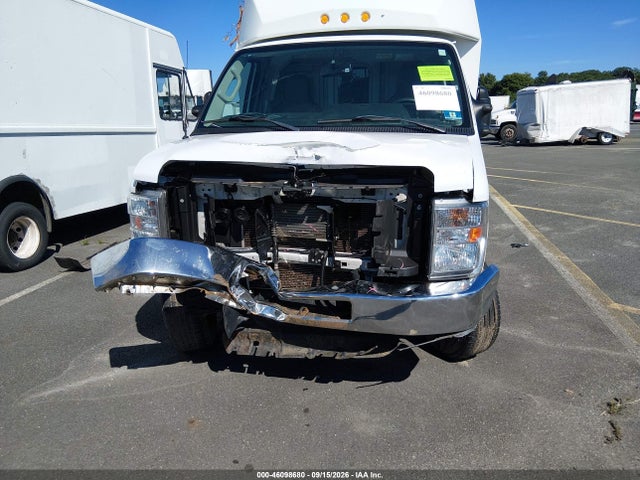 46098680 :رقم المزاد ، 1FDWE3FN7NDC36091 vin ، 2022 Ford E-350 Cutaway مزاد بيع