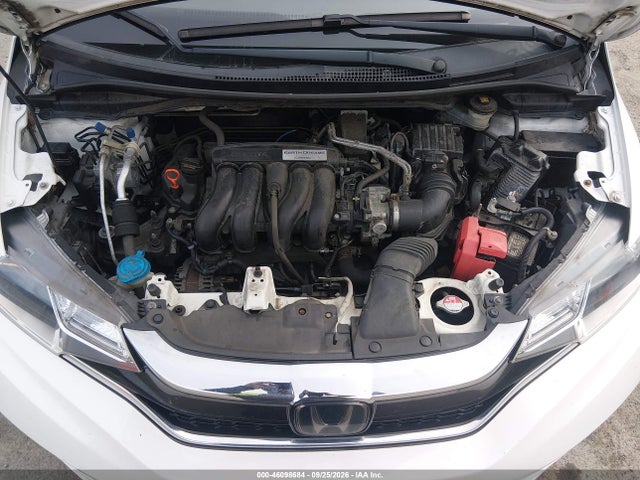 46098684 :رقم المزاد ، 3HGGK5H85JM721172 vin ، 2018 Honda Fit Ex مزاد بيع