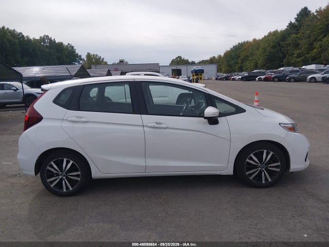 46098684 :رقم المزاد ، 3HGGK5H85JM721172 vin ، 2018 Honda Fit Ex مزاد بيع