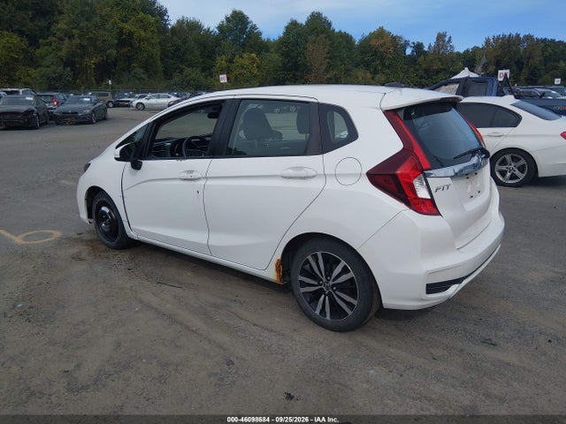 46098684 :رقم المزاد ، 3HGGK5H85JM721172 vin ، 2018 Honda Fit Ex مزاد بيع