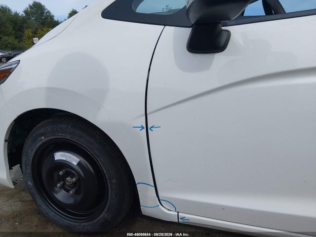 46098684 :رقم المزاد ، 3HGGK5H85JM721172 vin ، 2018 Honda Fit Ex مزاد بيع