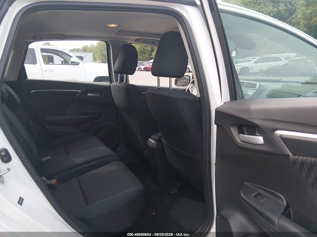 46098684 :رقم المزاد ، 3HGGK5H85JM721172 vin ، 2018 Honda Fit Ex مزاد بيع