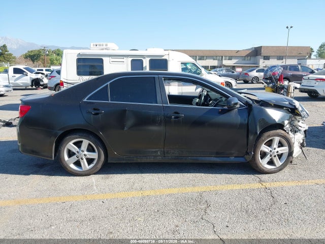 46098736 :رقم المزاد ، 4T1BF1FK6DU255817 vin ، 2013 Toyota Camry Se مزاد بيع