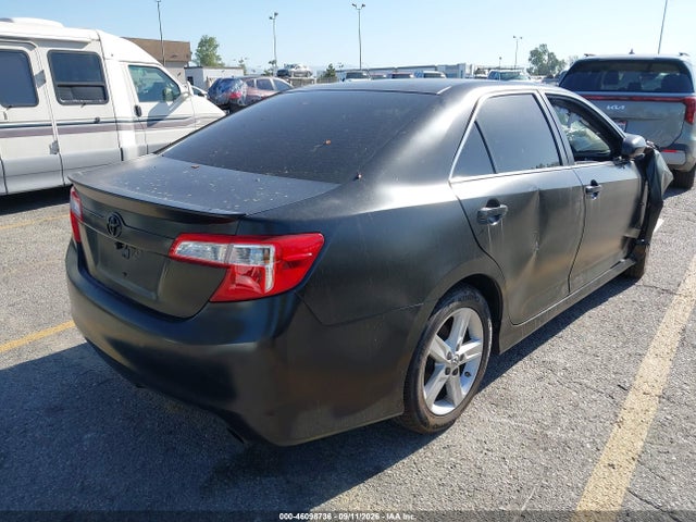 46098736 :رقم المزاد ، 4T1BF1FK6DU255817 vin ، 2013 Toyota Camry Se مزاد بيع