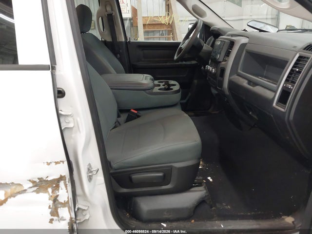 Продажа на аукционе авто 2018 Ram 1500 Express  4x4 6'4 Box, vin: 1C6RR7FG3JS344980, номер лота: 46098824