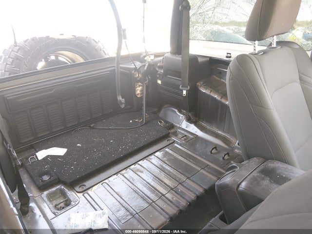 46098848 :رقم المزاد ، 1C4GJXAG5JW255743 vin ، 2018 Jeep Wrangler Sport S 4x4 مزاد بيع