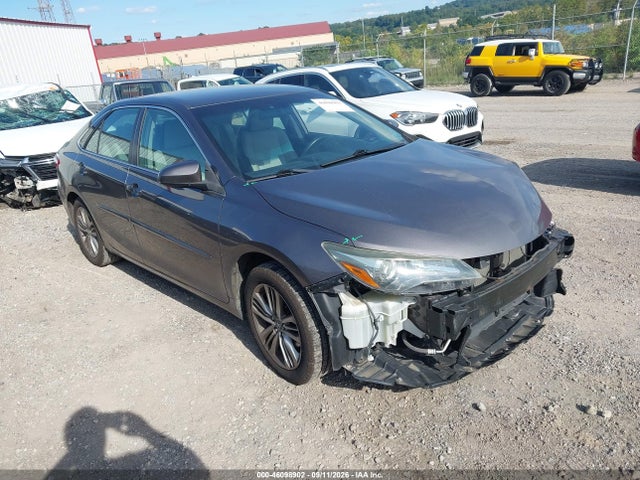 46098902 :رقم المزاد ، 4T1BF1FK6FU032759 vin ، 2015 Toyota Camry Se مزاد بيع