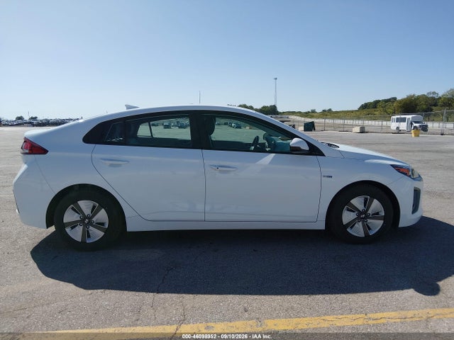 2020 Hyundai Ioniq Hybrid Blue მანქანა იყიდება აუქციონზე, vin: KMHC65LC6LU233193, აუქციონის ნომერი: 46098952