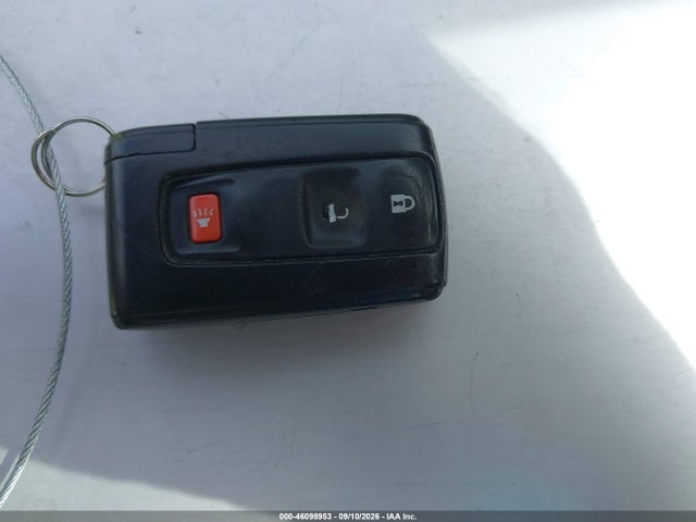 2005 Toyota Prius მანქანა იყიდება აუქციონზე, vin: JTDKB22UX53041255, აუქციონის ნომერი: 46098953