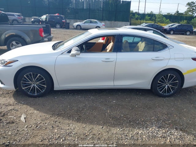 46098966 :رقم المزاد ، 58ADA1C13PU029430 vin ، 2023 Lexus Es 300h مزاد بيع
