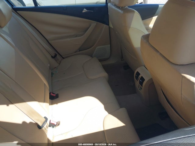 46098969 :رقم المزاد ، WVWAK73C68E061543 vin ، 2008 Volkswagen Passat Komfort مزاد بيع