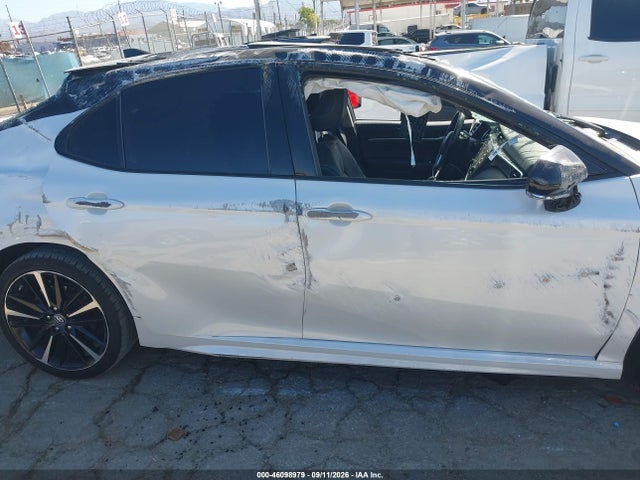 46098979 :رقم المزاد ، 4T1B61HK4JU150783 vin ، 2018 Toyota Camry Xse مزاد بيع