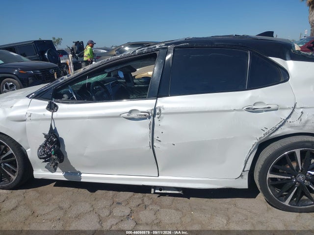 46098979 :رقم المزاد ، 4T1B61HK4JU150783 vin ، 2018 Toyota Camry Xse مزاد بيع