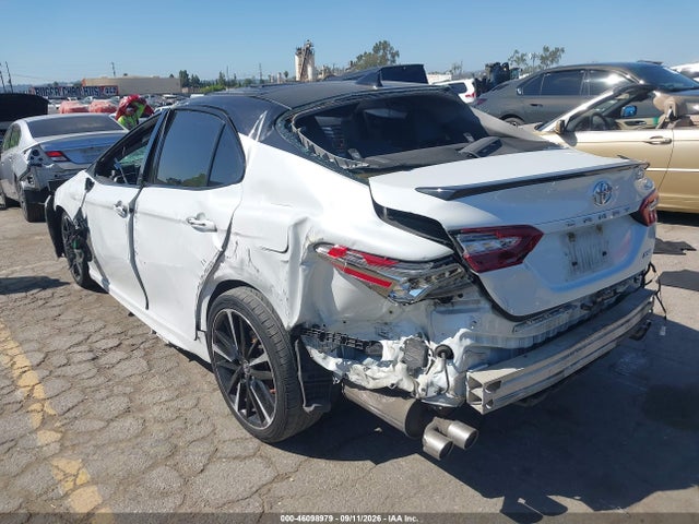 46098979 :رقم المزاد ، 4T1B61HK4JU150783 vin ، 2018 Toyota Camry Xse مزاد بيع